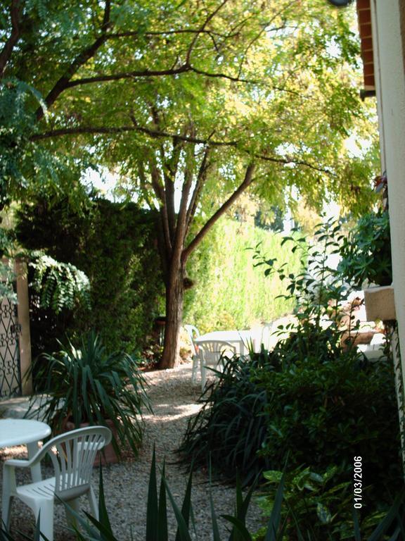 Les Tilleuls B&B Orange  Luaran gambar